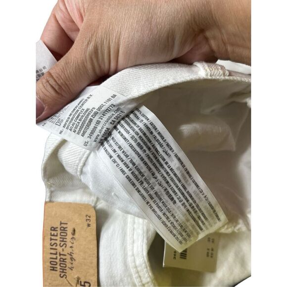 Hollister High Rise Distressed Raw Frayed Hem White Short Short Size 32 NWT - Picture 11 of 11